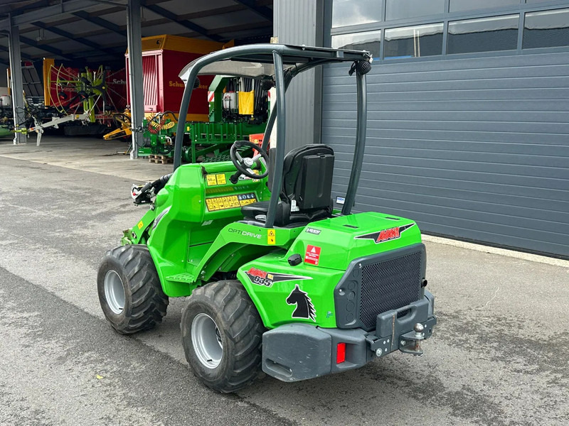 Avant 635i mini-shovel - Kompaktni utovarivač gusjeničar: slika Avant 635i mini-shovel - Kompaktni utovarivač gusjeničar Avant 635i mini-shovel - Kompaktni utovarivač gusjeničar: slika Avant 635i mini-shovel - Kompaktni utovarivač gusjeničar