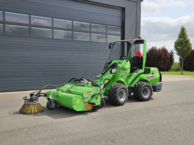 Kompaktni utovarivač gusjeničar Avant 645i Rental mini-shovel: slika Kompaktni utovarivač gusjeničar Avant 645i Rental mini-shovel Kompaktni utovarivač gusjeničar Avant 645i Rental mini-shovel: slika Kompaktni utovarivač gusjeničar Avant 645i Rental mini-shovel