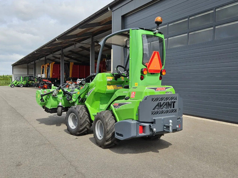 Kompaktni utovarivač gusjeničar Avant 645i Rental mini-shovel: slika Kompaktni utovarivač gusjeničar Avant 645i Rental mini-shovel Kompaktni utovarivač gusjeničar Avant 645i Rental mini-shovel: slika Kompaktni utovarivač gusjeničar Avant 645i Rental mini-shovel