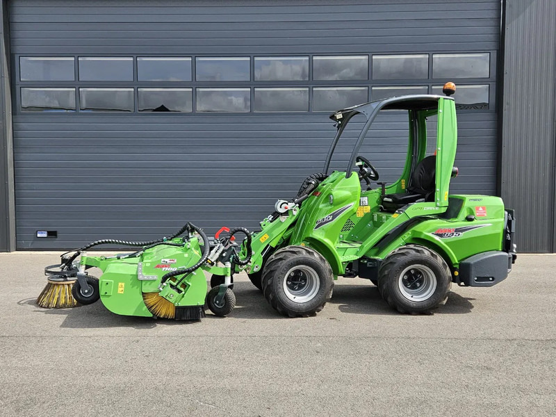 Kompaktni utovarivač gusjeničar Avant 645i Rental mini-shovel: slika Kompaktni utovarivač gusjeničar Avant 645i Rental mini-shovel Kompaktni utovarivač gusjeničar Avant 645i Rental mini-shovel: slika Kompaktni utovarivač gusjeničar Avant 645i Rental mini-shovel