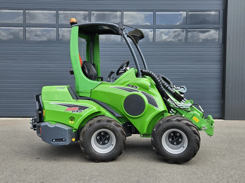 Avant 645i Rental mini-shovel - Kompaktni utovarivač gusjeničar: slika Avant 645i Rental mini-shovel - Kompaktni utovarivač gusjeničar Avant 645i Rental mini-shovel - Kompaktni utovarivač gusjeničar: slika Avant 645i Rental mini-shovel - Kompaktni utovarivač gusjeničar