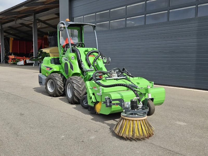 Kompaktni utovarivač gusjeničar Avant 645i Rental mini-shovel: slika Kompaktni utovarivač gusjeničar Avant 645i Rental mini-shovel Kompaktni utovarivač gusjeničar Avant 645i Rental mini-shovel: slika Kompaktni utovarivač gusjeničar Avant 645i Rental mini-shovel