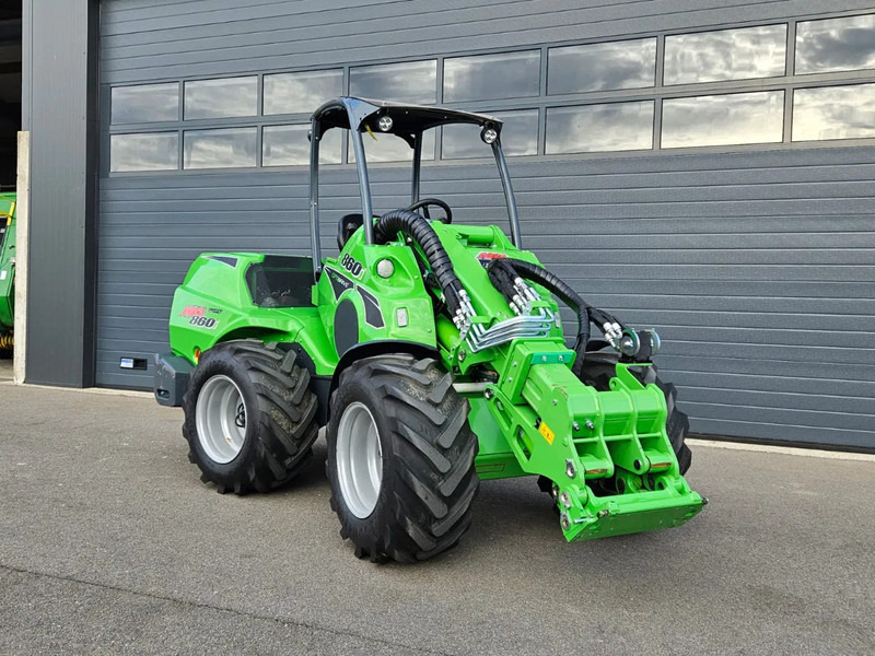 Avant 860i TDL mini-shovel - Kompaktni utovarivač gusjeničar: slika Avant 860i TDL mini-shovel - Kompaktni utovarivač gusjeničar Avant 860i TDL mini-shovel - Kompaktni utovarivač gusjeničar: slika Avant 860i TDL mini-shovel - Kompaktni utovarivač gusjeničar