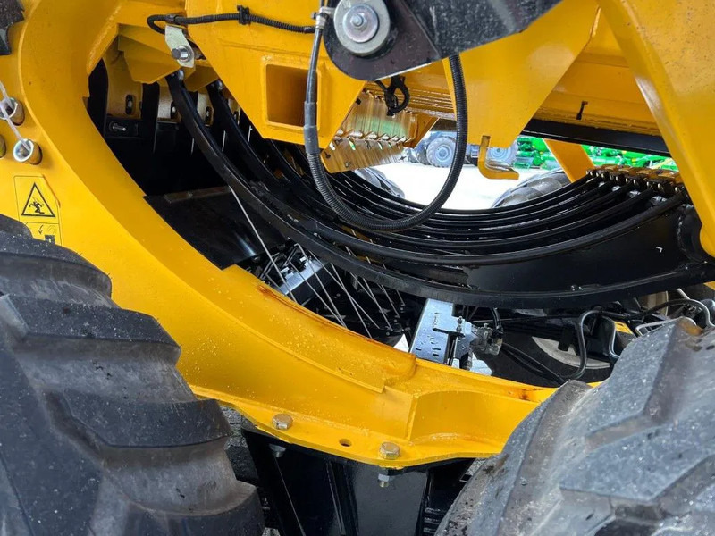 Kvadratna balirka New Holland Bigbaler 1270 plus: slika Kvadratna balirka New Holland Bigbaler 1270 plus