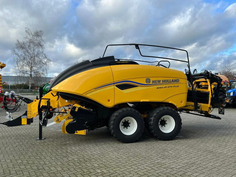 Kvadratna balirka New Holland Bigbaler 1270 plus: slika Kvadratna balirka New Holland Bigbaler 1270 plus