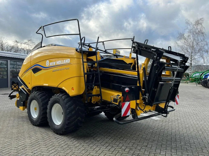 Kvadratna balirka New Holland Bigbaler 1270 plus: slika Kvadratna balirka New Holland Bigbaler 1270 plus