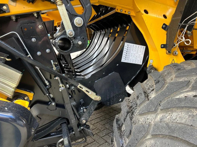 Kvadratna balirka New Holland Bigbaler 1270 plus: slika Kvadratna balirka New Holland Bigbaler 1270 plus