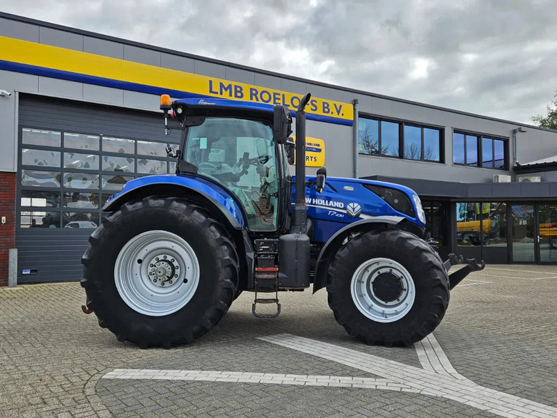 New Holland T7.230AC Autocommand - Traktor: slika New Holland T7.230AC Autocommand - Traktor New Holland T7.230AC Autocommand - Traktor: slika New Holland T7.230AC Autocommand - Traktor