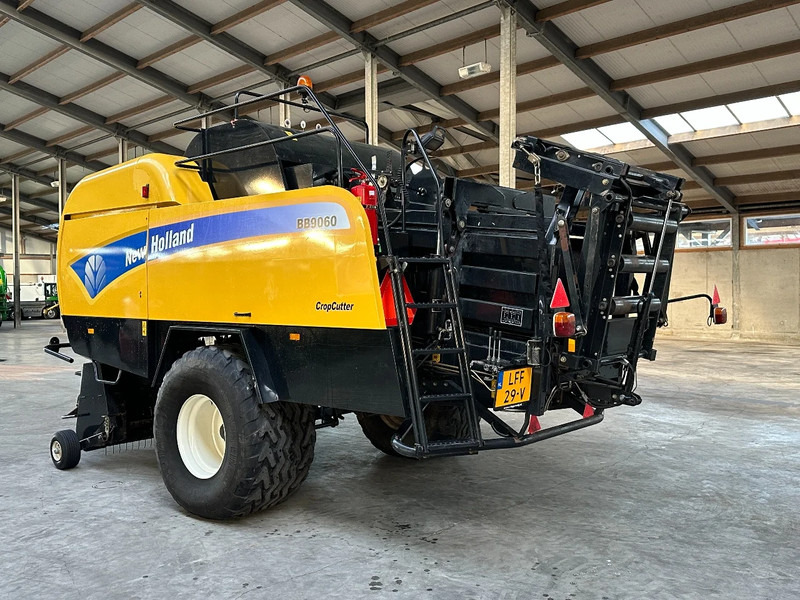 Poljoprivredni strojevi New Holland BB9060 Cropcutter: slika Poljoprivredni strojevi New Holland BB9060 Cropcutter