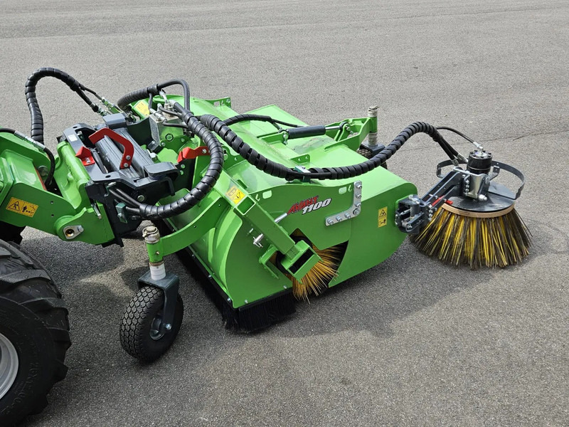 Avant borstel met opvangbak 1100 - Priključak za Poljoprivredni strojevi: slika Avant borstel met opvangbak 1100 - Priključak za Poljoprivredni strojevi Avant borstel met opvangbak 1100 - Priključak za Poljoprivredni strojevi: slika Avant borstel met opvangbak 1100 - Priključak za Poljoprivredni strojevi