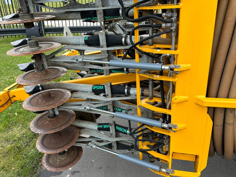 Cisterna za gnojnicu Roelama DT14 14.000ltr: slika Cisterna za gnojnicu Roelama DT14 14.000ltr Cisterna za gnojnicu Roelama DT14 14.000ltr: slika Cisterna za gnojnicu Roelama DT14 14.000ltr