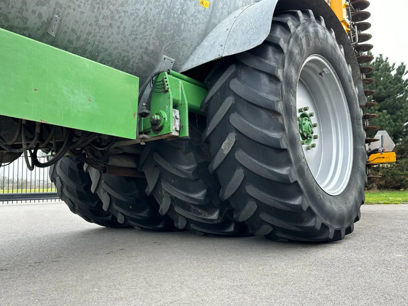 Cisterna za gnojnicu Roelama DT14 14.000ltr: slika Cisterna za gnojnicu Roelama DT14 14.000ltr Cisterna za gnojnicu Roelama DT14 14.000ltr: slika Cisterna za gnojnicu Roelama DT14 14.000ltr