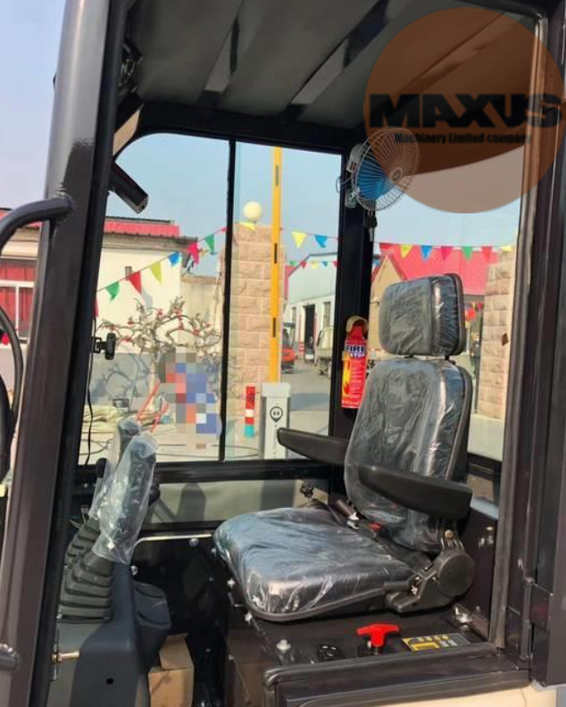 MAXUS Mini Excavator 1700kg AirCondition - Mini bager: slika MAXUS Mini Excavator 1700kg AirCondition - Mini bager MAXUS Mini Excavator 1700kg AirCondition - Mini bager: slika MAXUS Mini Excavator 1700kg AirCondition - Mini bager