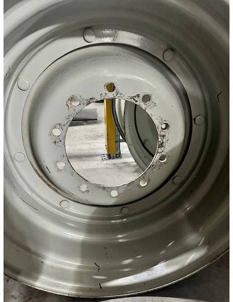 Valtra 15x30 velgen, rims - Gume i felge za Poljoprivredni strojevi: slika Valtra 15x30 velgen, rims - Gume i felge za Poljoprivredni strojevi Valtra 15x30 velgen, rims - Gume i felge za Poljoprivredni strojevi: slika Valtra 15x30 velgen, rims - Gume i felge za Poljoprivredni strojevi