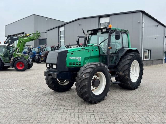Valtra 8350 Hitech - Traktor: slika Valtra 8350 Hitech - Traktor Valtra 8350 Hitech - Traktor: slika Valtra 8350 Hitech - Traktor