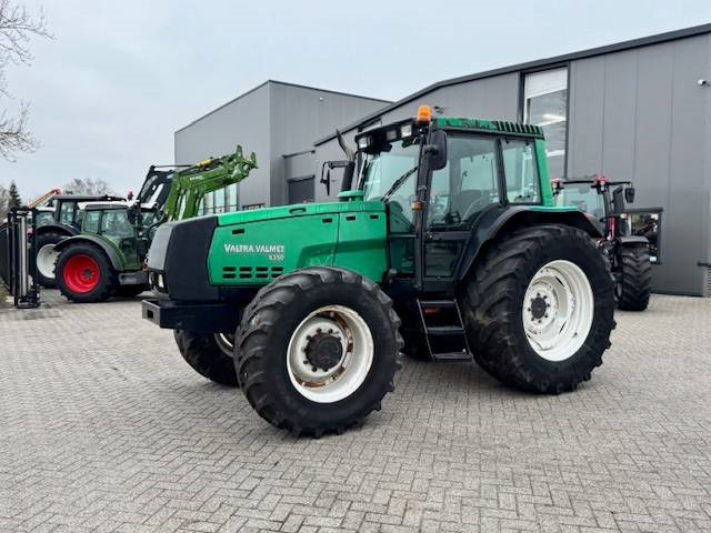 Valtra 8350 Hitech - Traktor: slika Valtra 8350 Hitech - Traktor Valtra 8350 Hitech - Traktor: slika Valtra 8350 Hitech - Traktor