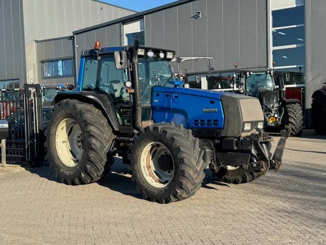 Valtra 8550 Hitech! - Traktor: slika Valtra 8550 Hitech! - Traktor Valtra 8550 Hitech! - Traktor: slika Valtra 8550 Hitech! - Traktor