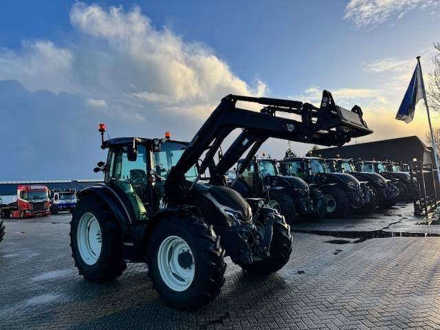Valtra G115 hitech, 1625 uur, G4 voorlader! - Traktor: slika Valtra G115 hitech, 1625 uur, G4 voorlader! - Traktor Valtra G115 hitech, 1625 uur, G4 voorlader! - Traktor: slika Valtra G115 hitech, 1625 uur, G4 voorlader! - Traktor