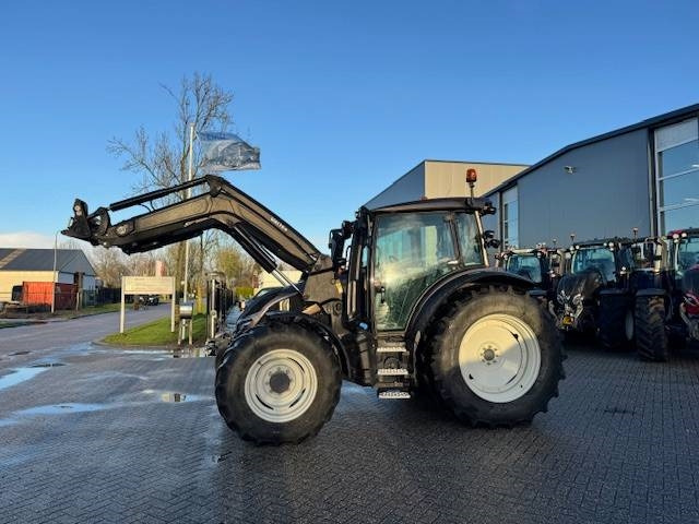 Valtra G115 hitech, 1625 uur, G4 voorlader! - Traktor: slika Valtra G115 hitech, 1625 uur, G4 voorlader! - Traktor Valtra G115 hitech, 1625 uur, G4 voorlader! - Traktor: slika Valtra G115 hitech, 1625 uur, G4 voorlader! - Traktor