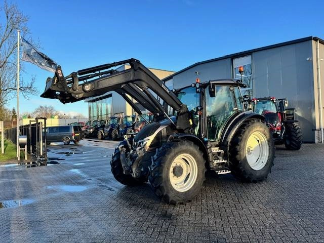 Valtra G115 hitech, 1625 uur, G4 voorlader! - Traktor: slika Valtra G115 hitech, 1625 uur, G4 voorlader! - Traktor Valtra G115 hitech, 1625 uur, G4 voorlader! - Traktor: slika Valtra G115 hitech, 1625 uur, G4 voorlader! - Traktor