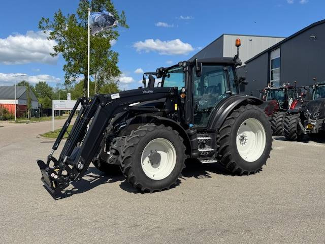 Valtra G125 Ecopower Active, 115 uur!! FH+PTO+Voorlader - Traktor: slika Valtra G125 Ecopower Active, 115 uur!! FH+PTO+Voorlader - Traktor Valtra G125 Ecopower Active, 115 uur!! FH+PTO+Voorlader - Traktor: slika Valtra G125 Ecopower Active, 115 uur!! FH+PTO+Voorlader - Traktor
