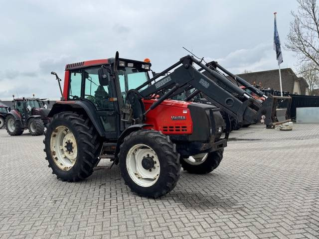 Zakup Valtra Valmet 6650 Hitech, voorlader, vloeistofkoppeling Valtra Valmet 6650 Hitech, voorlader, vloeistofkoppeling: slika Zakup Valtra Valmet 6650 Hitech, voorlader, vloeistofkoppeling Valtra Valmet 6650 Hitech, voorlader, vloeistofkoppeling