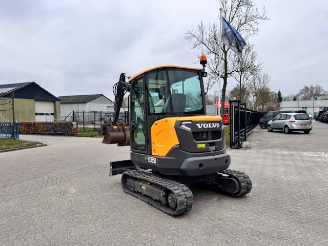 Mini bager Volvo ECR35D, minikraan, 3.5 ton: slika Mini bager Volvo ECR35D, minikraan, 3.5 ton