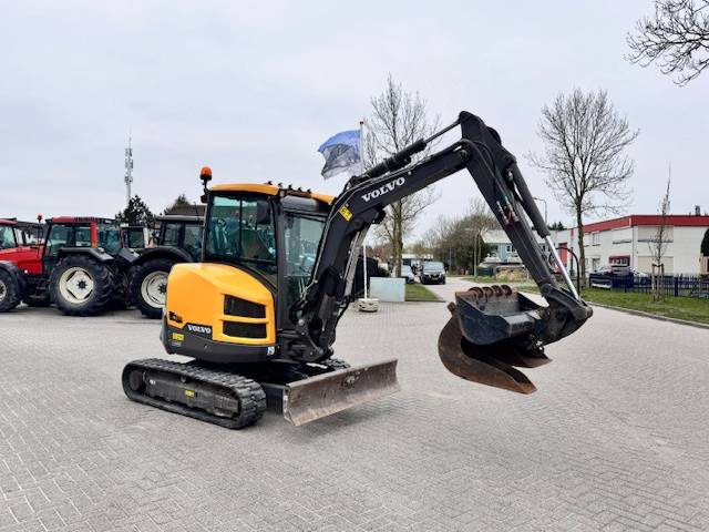 Mini bager Volvo ECR35D, minikraan, 3.5 ton: slika Mini bager Volvo ECR35D, minikraan, 3.5 ton