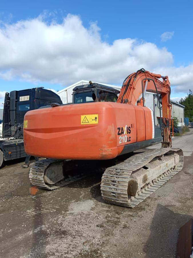Hitachi ZX210LC-3 - Bager gusjeničar: slika Hitachi ZX210LC-3 - Bager gusjeničar Hitachi ZX210LC-3 - Bager gusjeničar: slika Hitachi ZX210LC-3 - Bager gusjeničar