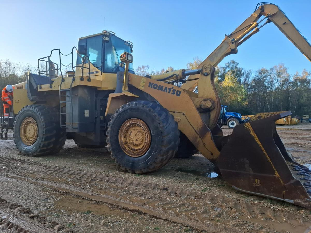 Komatsu WA600-6 - Utovarivač na kotačima: slika Komatsu WA600-6 - Utovarivač na kotačima Komatsu WA600-6 - Utovarivač na kotačima: slika Komatsu WA600-6 - Utovarivač na kotačima