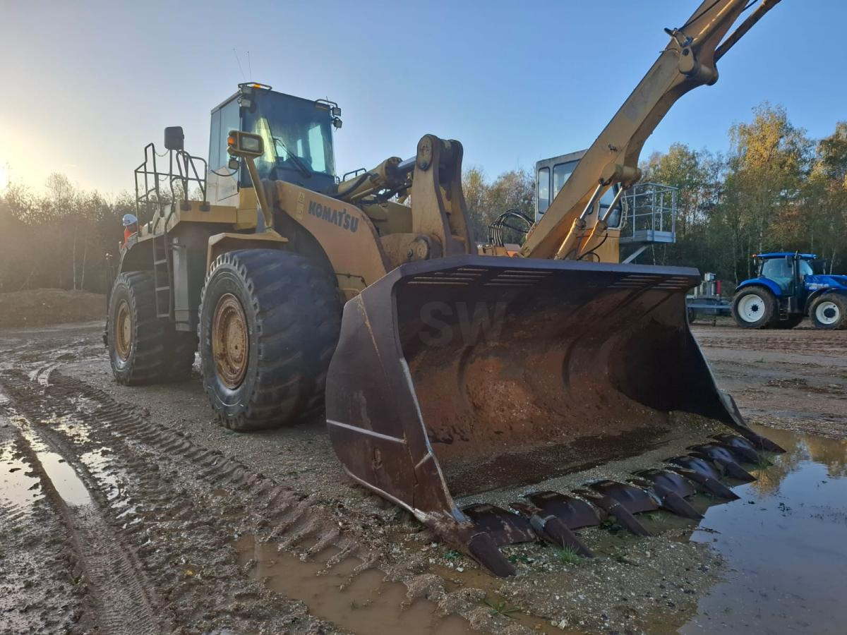 Komatsu WA600-6 - Utovarivač na kotačima: slika Komatsu WA600-6 - Utovarivač na kotačima Komatsu WA600-6 - Utovarivač na kotačima: slika Komatsu WA600-6 - Utovarivač na kotačima