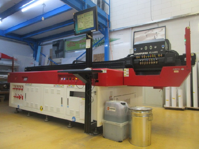 FLACHBETT-UV-GROSSFORMATDRUCKER AGFA ANAPURNA M2540 FB - Stroj za digitalni tisak: slika FLACHBETT-UV-GROSSFORMATDRUCKER AGFA ANAPURNA M2540 FB - Stroj za digitalni tisak FLACHBETT-UV-GROSSFORMATDRUCKER AGFA ANAPURNA M2540 FB - Stroj za digitalni tisak: slika FLACHBETT-UV-GROSSFORMATDRUCKER AGFA ANAPURNA M2540 FB - Stroj za digitalni tisak