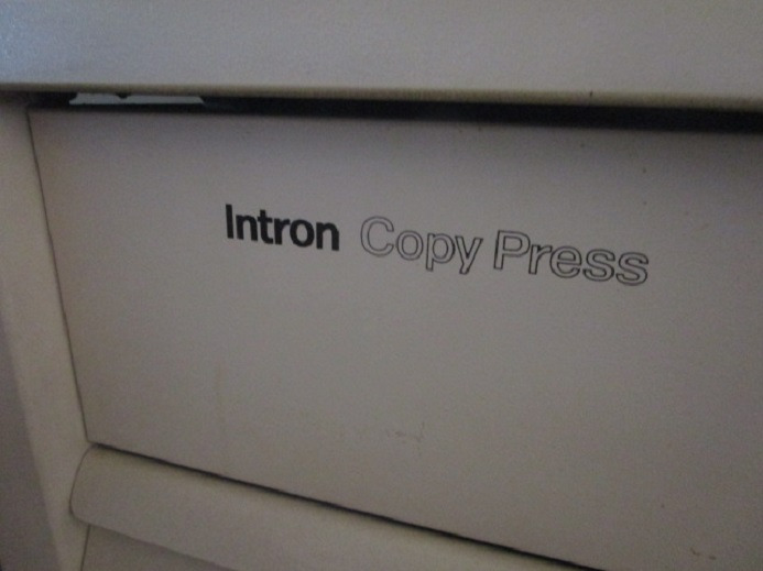 PNEUMATISCHE TRANSFERPRESSEN – HITZEPRESSE FÜR T-SHIRT DRUCK – INTRON COPY PRESS 300 220 070 - Tiskarski stroj: slika PNEUMATISCHE TRANSFERPRESSEN – HITZEPRESSE FÜR T-SHIRT DRUCK – INTRON COPY PRESS 300 220 070 - Tiskarski stroj PNEUMATISCHE TRANSFERPRESSEN – HITZEPRESSE FÜR T-SHIRT DRUCK – INTRON COPY PRESS 300 220 070 - Tiskarski stroj: slika PNEUMATISCHE TRANSFERPRESSEN – HITZEPRESSE FÜR T-SHIRT DRUCK – INTRON COPY PRESS 300 220 070 - Tiskarski stroj