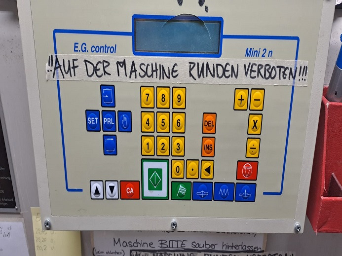 POLAR 80 EL - Stroj za rezanje papira: slika POLAR 80 EL - Stroj za rezanje papira POLAR 80 EL - Stroj za rezanje papira: slika POLAR 80 EL - Stroj za rezanje papira