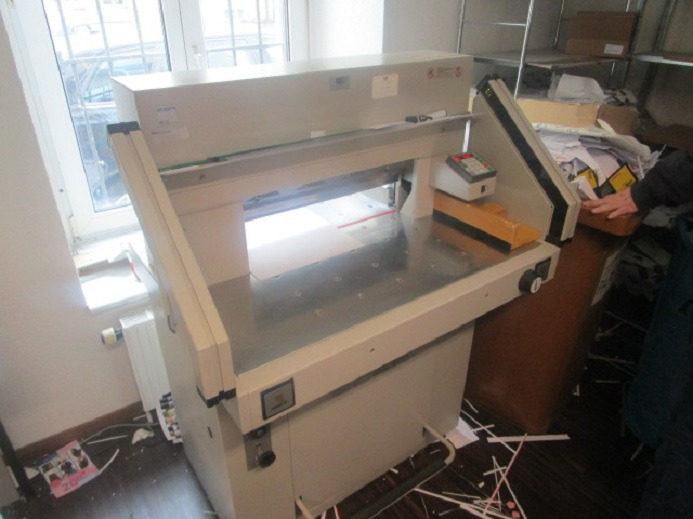 STAPELSCHNEIDER EBA 551 LT - Stroj za rezanje papira: slika STAPELSCHNEIDER EBA 551 LT - Stroj za rezanje papira STAPELSCHNEIDER EBA 551 LT - Stroj za rezanje papira: slika STAPELSCHNEIDER EBA 551 LT - Stroj za rezanje papira