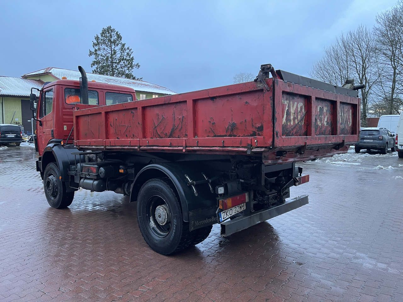 MERCEDES-BENZ 1824 - Kiper: slika MERCEDES-BENZ 1824 - Kiper MERCEDES-BENZ 1824 - Kiper: slika MERCEDES-BENZ 1824 - Kiper