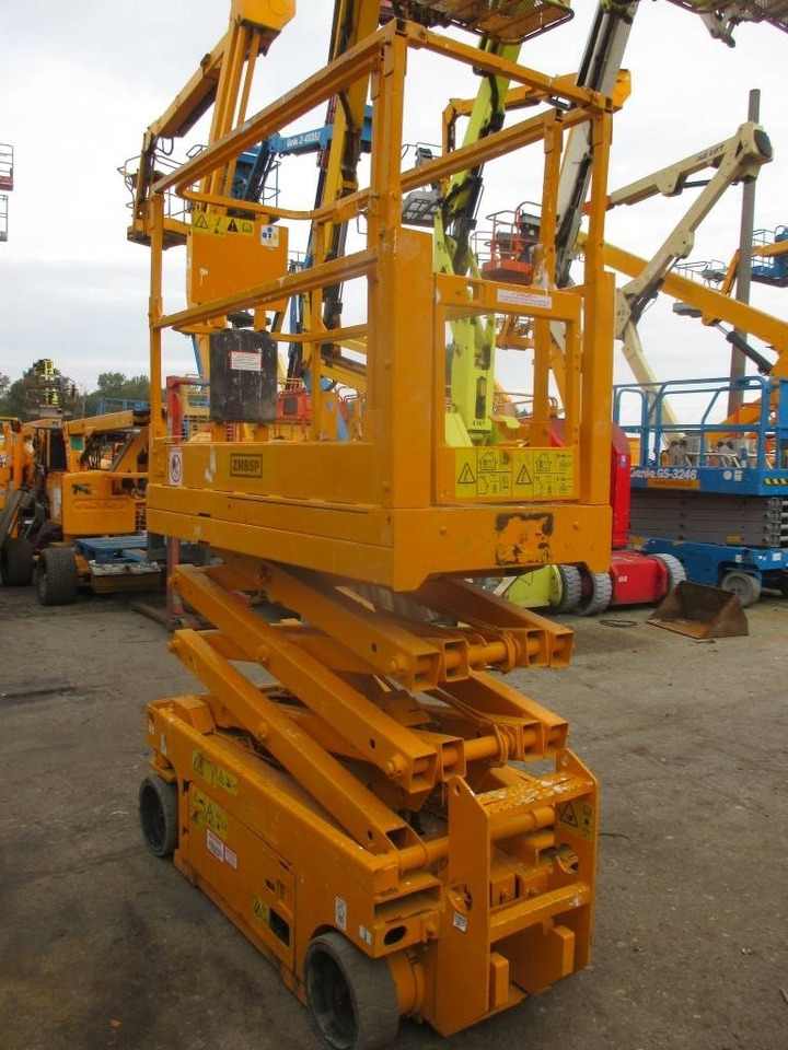 Genie GS 1532 - Škarasta podizna platforma: slika Genie GS 1532 - Škarasta podizna platforma Genie GS 1532 - Škarasta podizna platforma: slika Genie GS 1532 - Škarasta podizna platforma