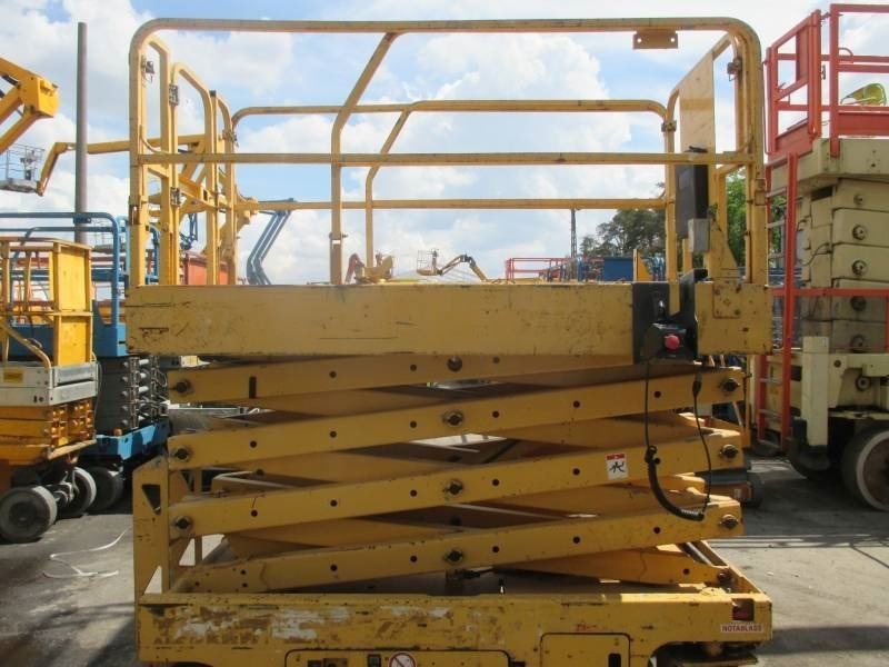 Genie GS 2646 - Škarasta podizna platforma: slika Genie GS 2646 - Škarasta podizna platforma Genie GS 2646 - Škarasta podizna platforma: slika Genie GS 2646 - Škarasta podizna platforma