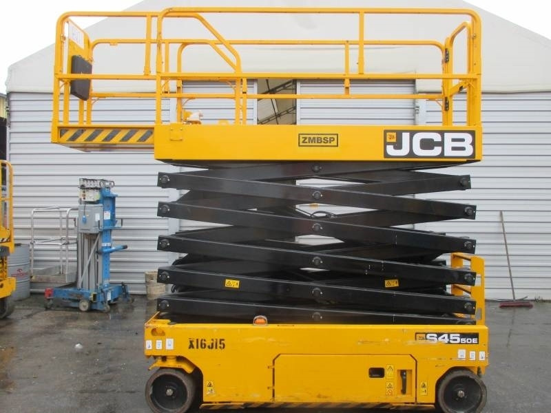 JCB S4550E - Škarasta podizna platforma: slika JCB S4550E - Škarasta podizna platforma JCB S4550E - Škarasta podizna platforma: slika JCB S4550E - Škarasta podizna platforma