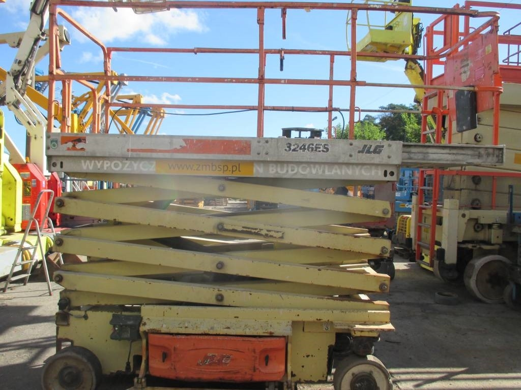 JLG 3246 ES - Škarasta podizna platforma: slika JLG 3246 ES - Škarasta podizna platforma JLG 3246 ES - Škarasta podizna platforma: slika JLG 3246 ES - Škarasta podizna platforma