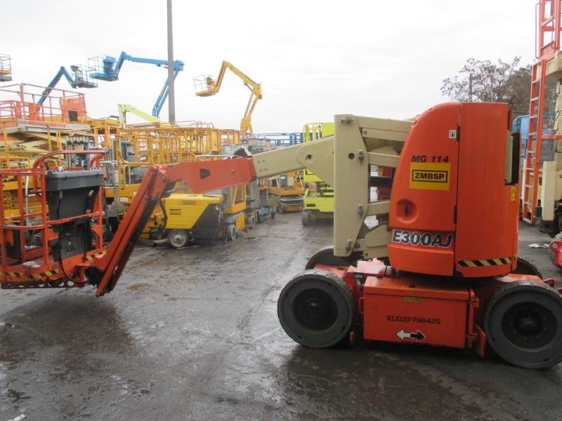 Zglobni krak JLG E 300 AJ: slika Zglobni krak JLG E 300 AJ