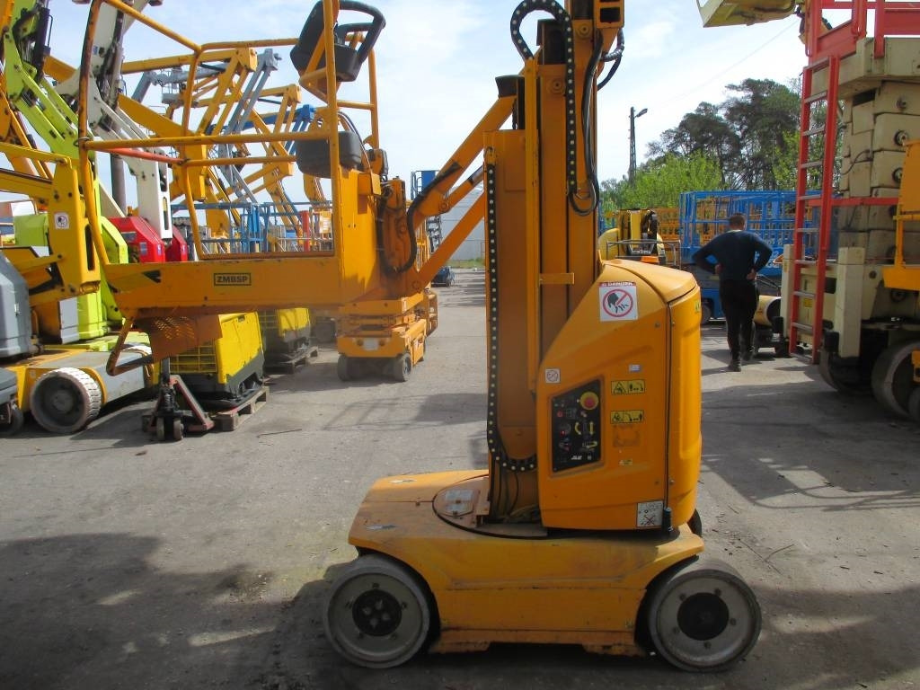 JLG Toucan 8 E - Platforma za podizanje stupa u okomitom položaju: slika JLG Toucan 8 E - Platforma za podizanje stupa u okomitom položaju JLG Toucan 8 E - Platforma za podizanje stupa u okomitom položaju: slika JLG Toucan 8 E - Platforma za podizanje stupa u okomitom položaju