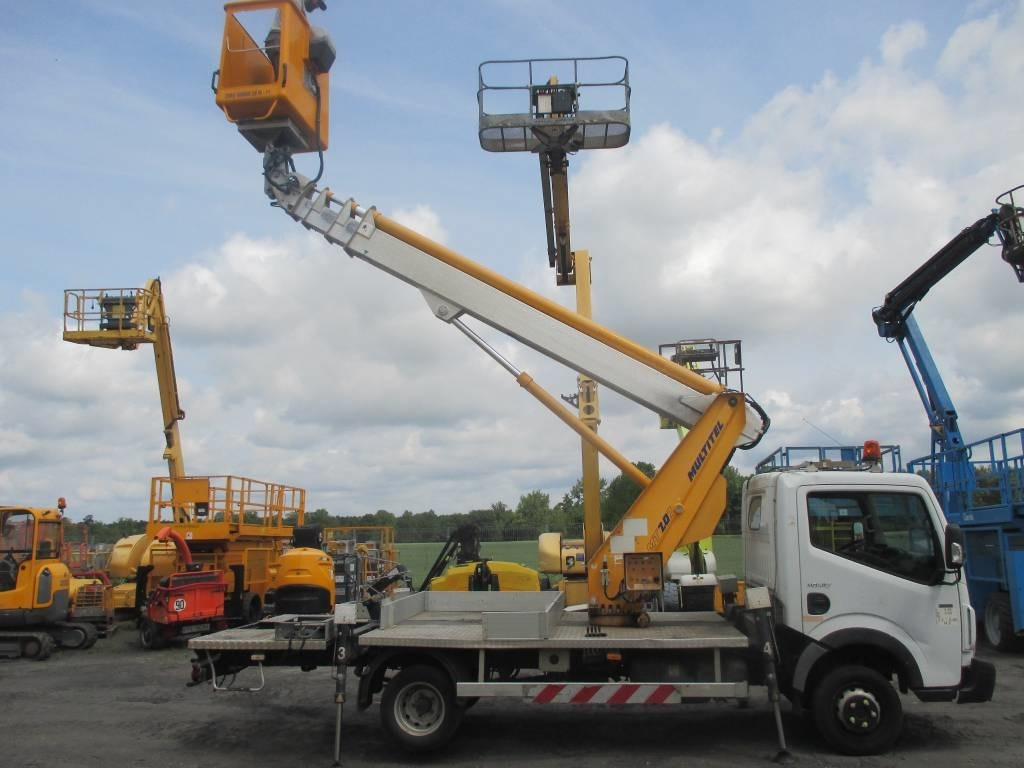 Multitel MT 202 DS - Podizna platforma montirana na kamion: slika Multitel MT 202 DS - Podizna platforma montirana na kamion Multitel MT 202 DS - Podizna platforma montirana na kamion: slika Multitel MT 202 DS - Podizna platforma montirana na kamion