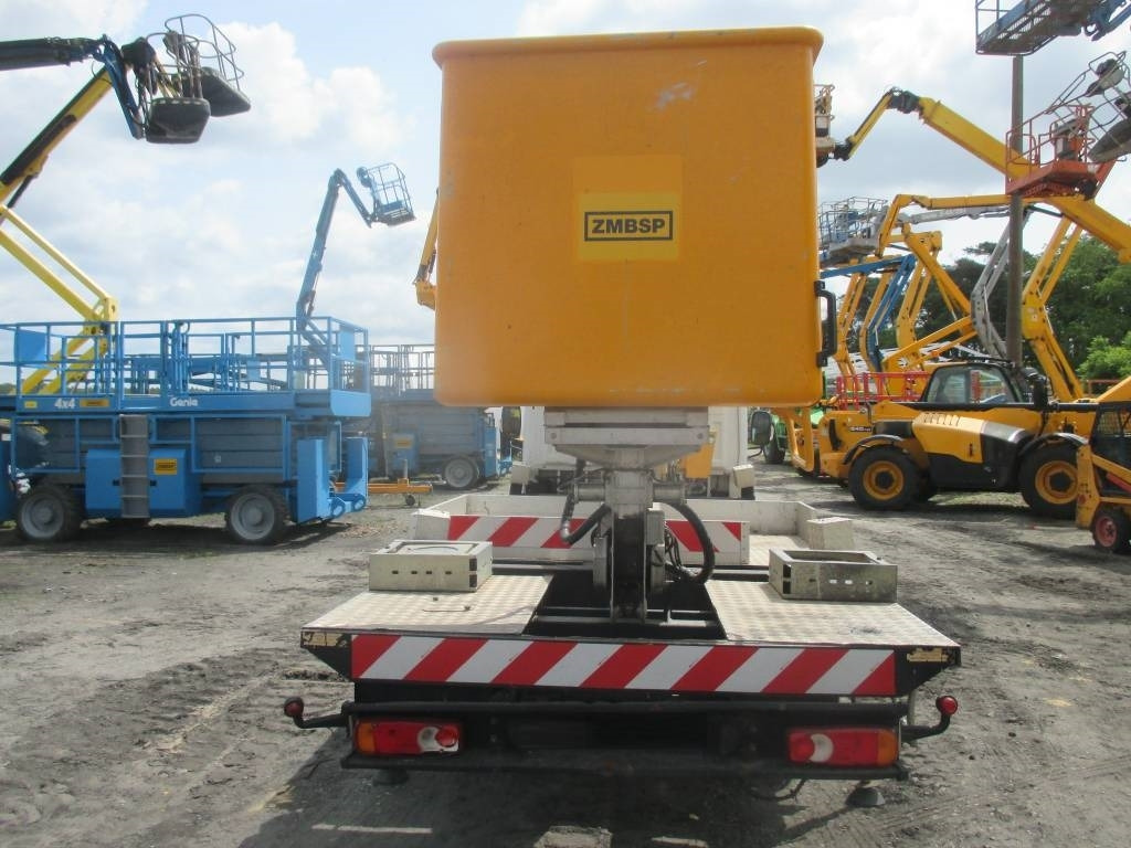 Multitel MT 202 DS - Podizna platforma montirana na kamion: slika Multitel MT 202 DS - Podizna platforma montirana na kamion Multitel MT 202 DS - Podizna platforma montirana na kamion: slika Multitel MT 202 DS - Podizna platforma montirana na kamion