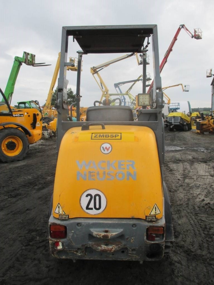 Wacker Neuson WL 25 - Utovarivač na kotačima: slika Wacker Neuson WL 25 - Utovarivač na kotačima Wacker Neuson WL 25 - Utovarivač na kotačima: slika Wacker Neuson WL 25 - Utovarivač na kotačima