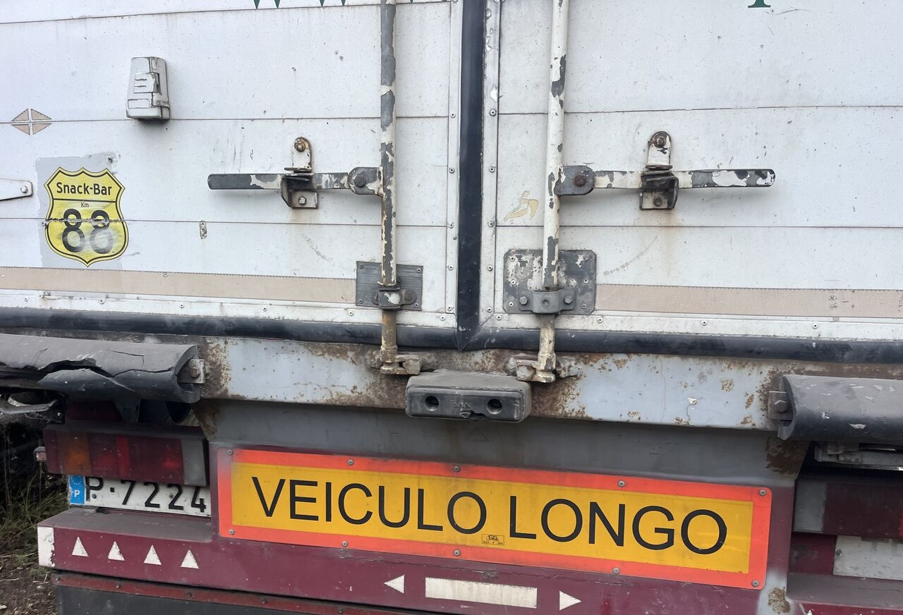 Leciñena - Poluprikolica s ceradom: slika Leciñena - Poluprikolica s ceradom Leciñena - Poluprikolica s ceradom: slika Leciñena - Poluprikolica s ceradom