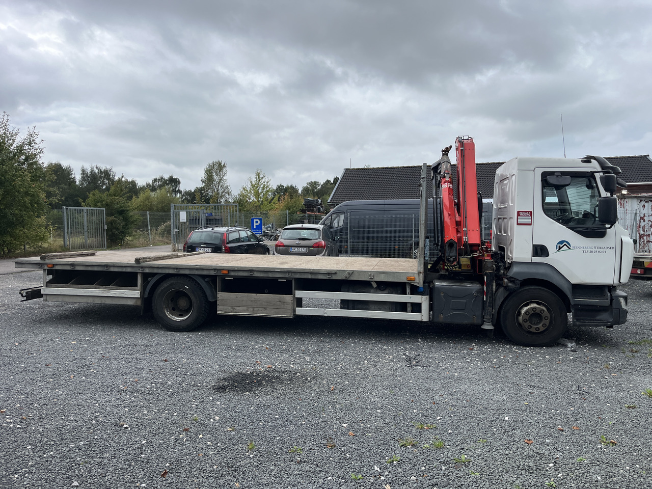 RENAULT D 16 - Kamion s kranom: slika RENAULT D 16 - Kamion s kranom RENAULT D 16 - Kamion s kranom: slika RENAULT D 16 - Kamion s kranom