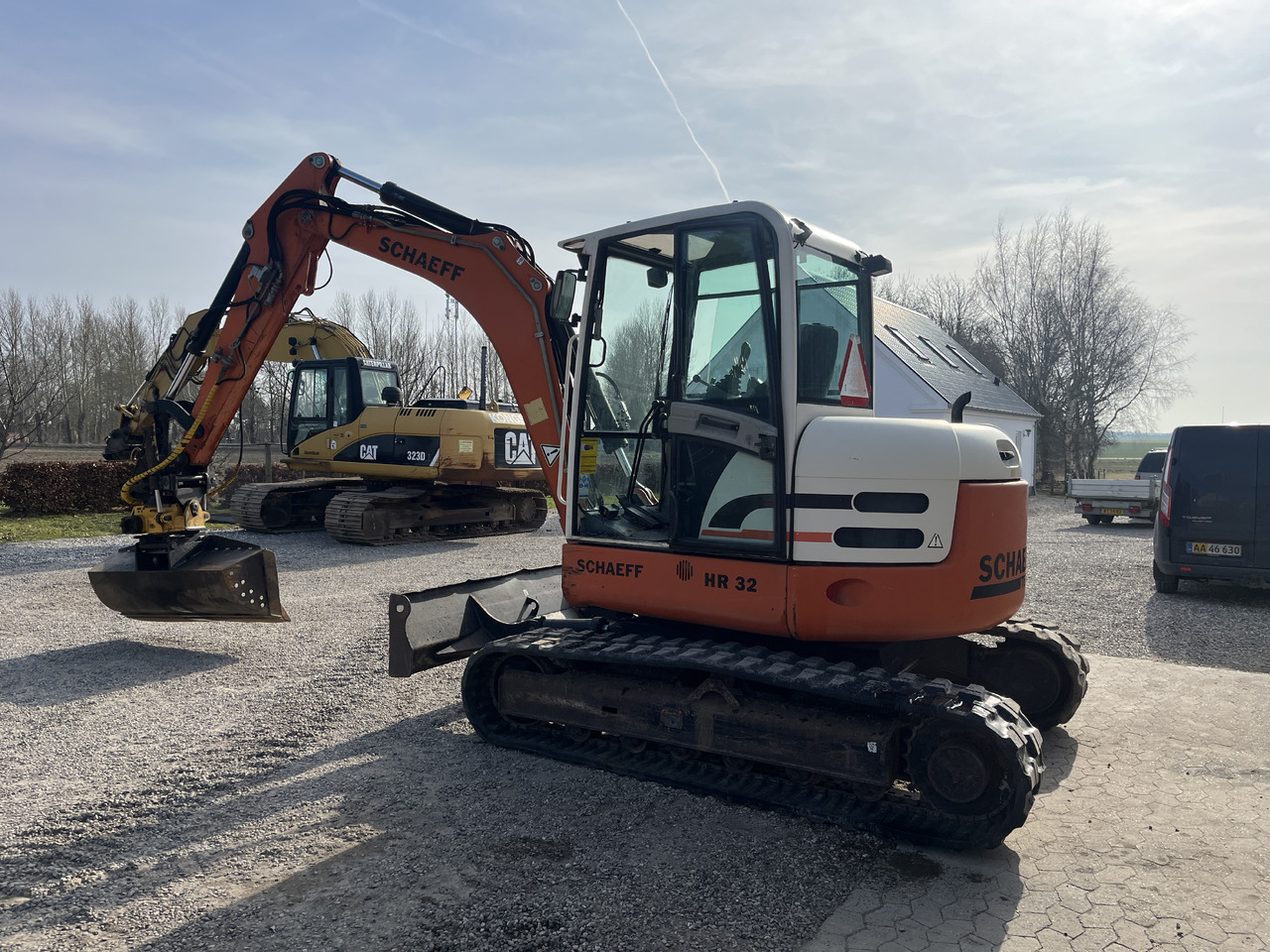 SCHAEFF HR 32 - Mini bager: slika SCHAEFF HR 32 - Mini bager SCHAEFF HR 32 - Mini bager: slika SCHAEFF HR 32 - Mini bager