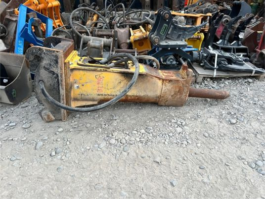 BRH Montabert 501 NG - Hidraulični čekić: slika BRH Montabert 501 NG - Hidraulični čekić BRH Montabert 501 NG - Hidraulični čekić: slika BRH Montabert 501 NG - Hidraulični čekić