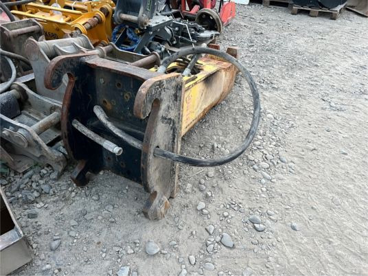 BRH Montabert 501 NG - Hidraulični čekić: slika BRH Montabert 501 NG - Hidraulični čekić BRH Montabert 501 NG - Hidraulični čekić: slika BRH Montabert 501 NG - Hidraulični čekić